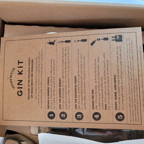 W&P Homemade Gin Kit Make Your Own Kit Botanical Blend and Juniper Berries - Picture 3 of 6